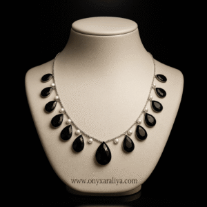 Onyx Araliya – Midnight Pearl Necklace