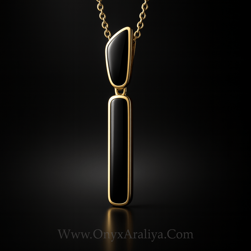 Onyx Araliya – Noir Obelisk Gold Pendant